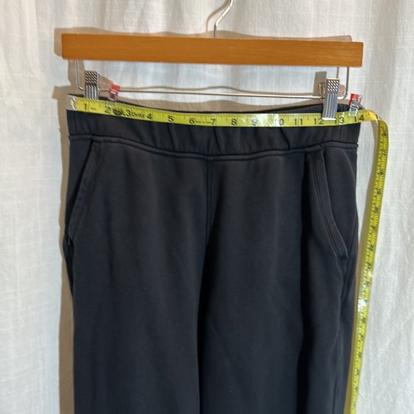 Lululemon Relaxed High-Rise CROPPED Jogger Black Size 6 - Picture 10 of 11